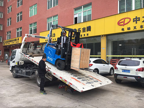 廈門電動叉車公司，銷售比亞迪電動叉車2.5噸一臺